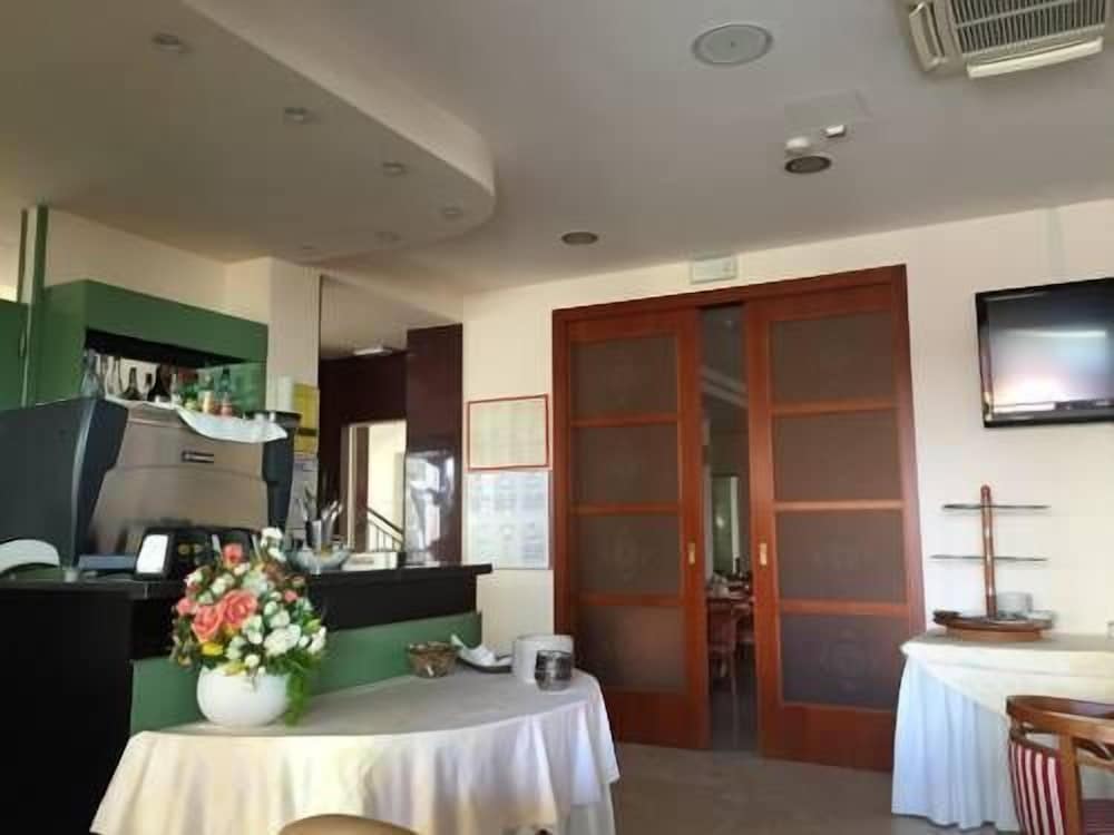 hotel sabra