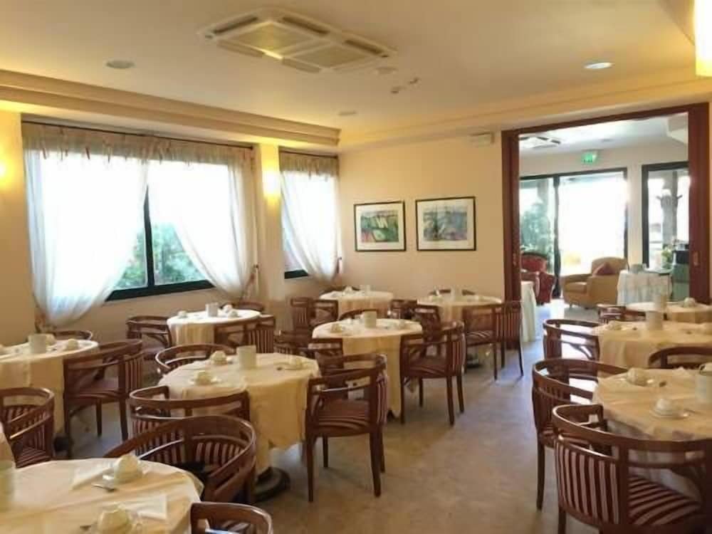 hotel sabra