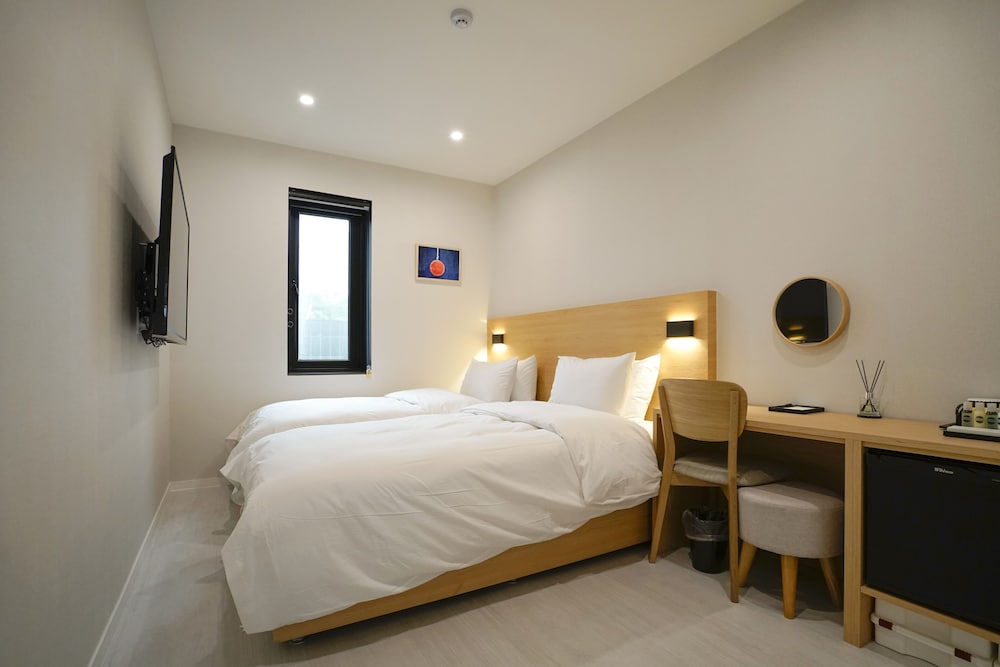 mipo oceanside hotel