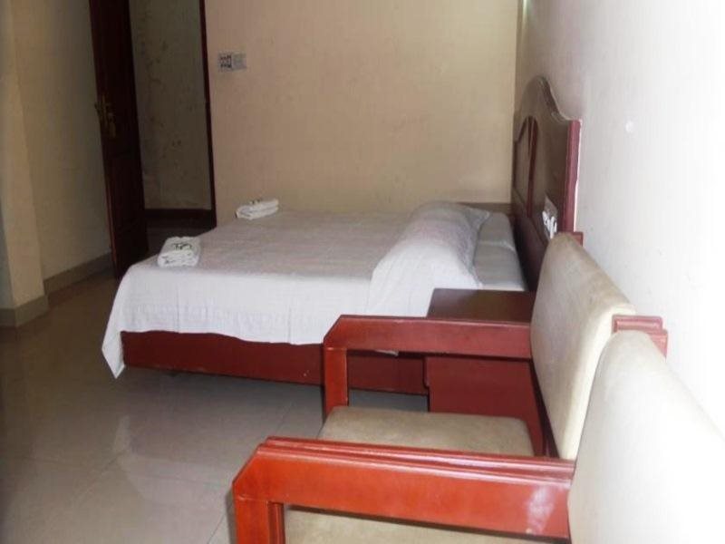 Amma Residency,Ernakulam>>Alwaye,1 star