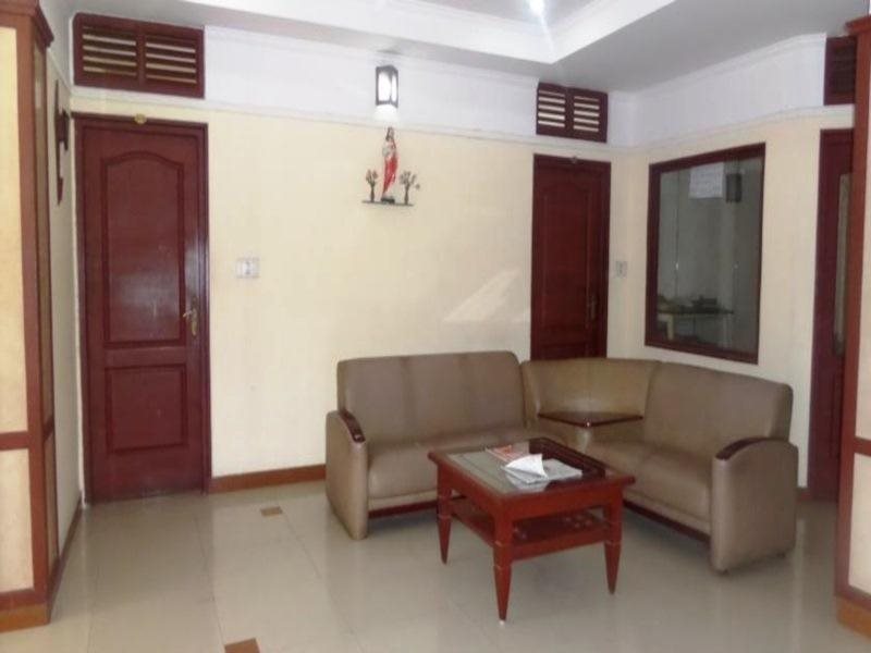 Amma Residency,Ernakulam>>Alwaye,1 star