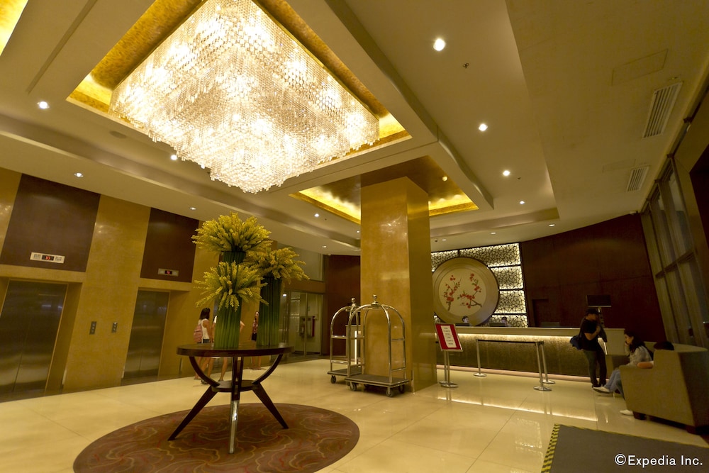 mandarin plaza hotel