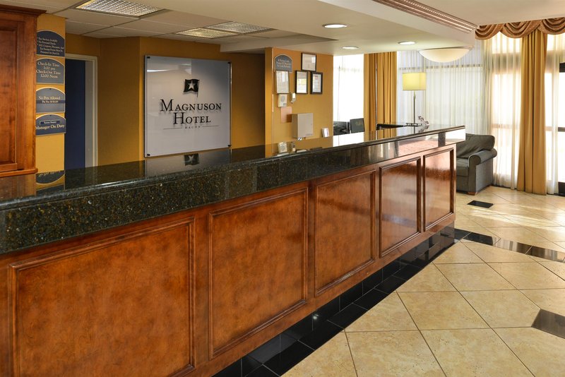 red roof inn and suites macon