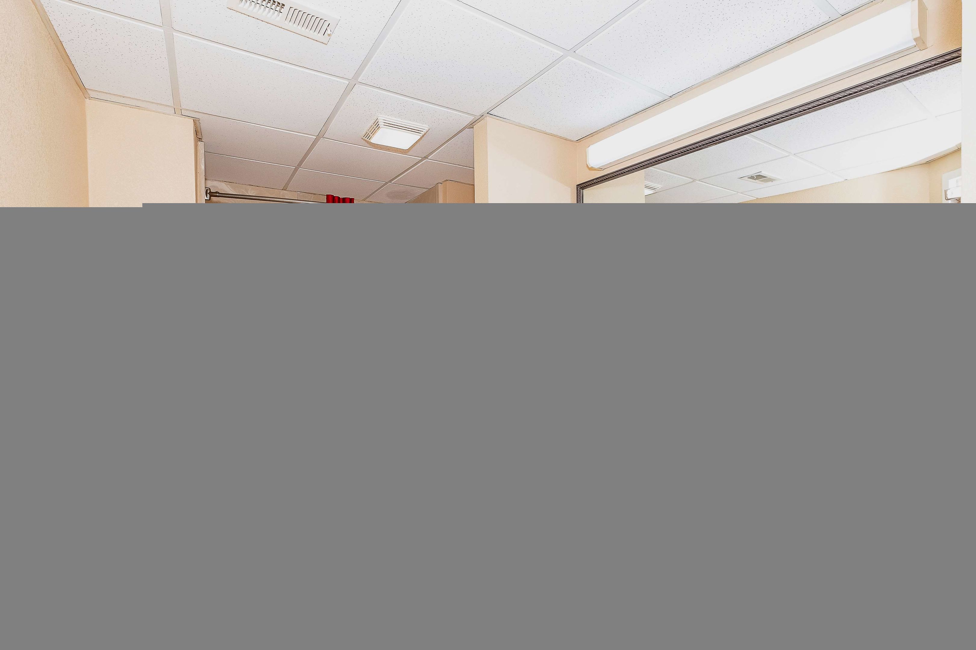 red roof inn and suites macon