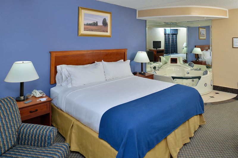 red roof inn and suites macon