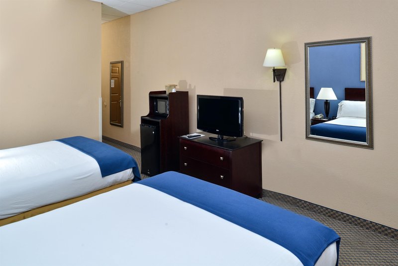 red roof inn and suites macon