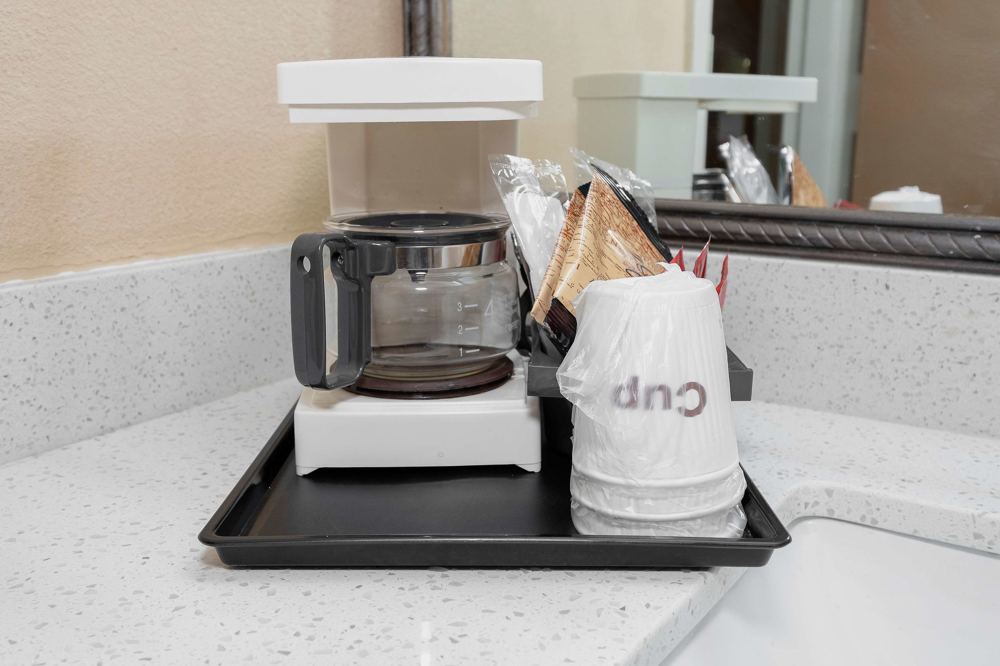 red roof inn and suites macon