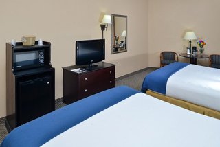 red roof inn and suites macon