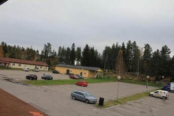 vardshuset glada hudik