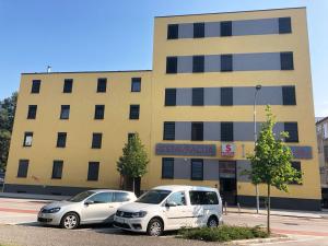 s hotel