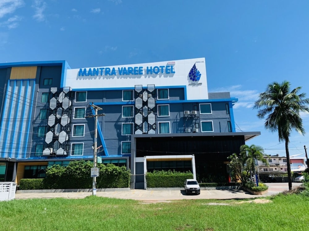 mantra varee hotel