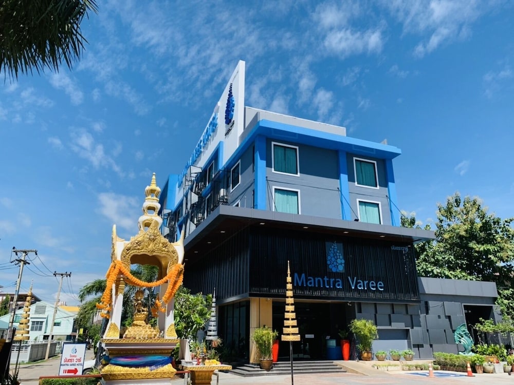 mantra varee hotel