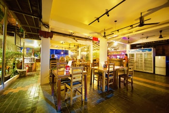 naga angkor hostel