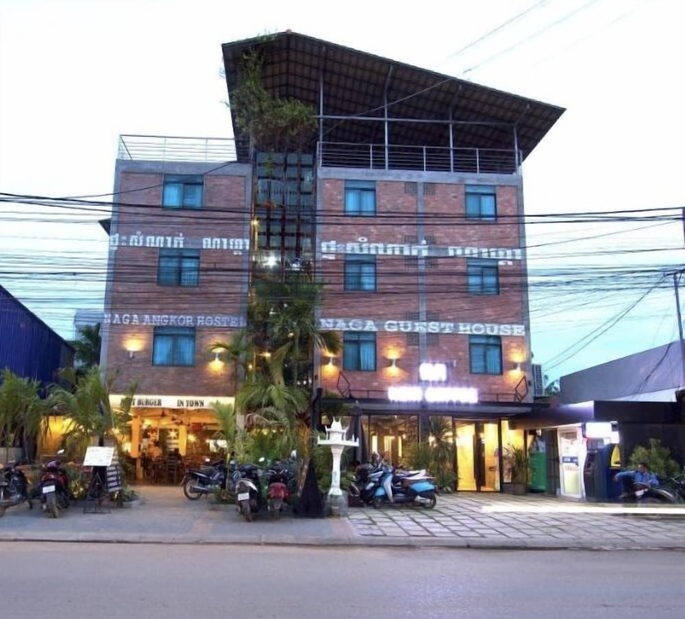 naga angkor hostel