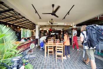 naga angkor hostel
