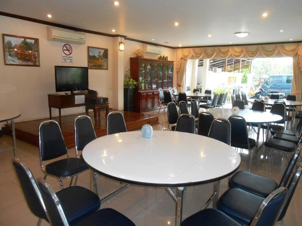 chaleunehoung hotel