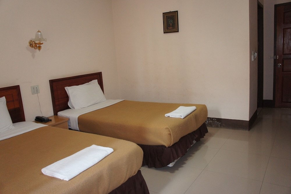 chaleunehoung hotel
