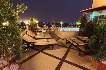 Queen Wood Hotel,Kandal>>Daun Penh,4 star