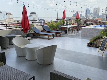 Queen Wood Hotel,Kandal>>Daun Penh,4 star