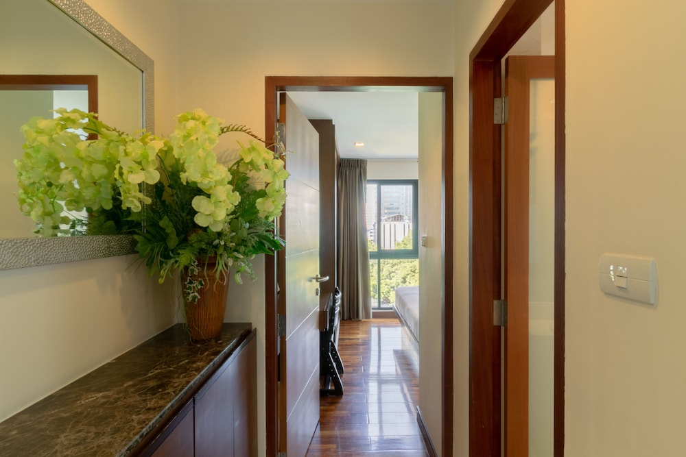 silom forest exclusive residence