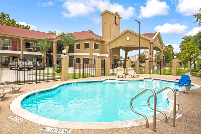 super 8 by wyndham houston brookhollow nw