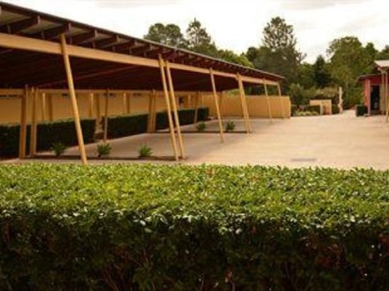 red bridge motor inn