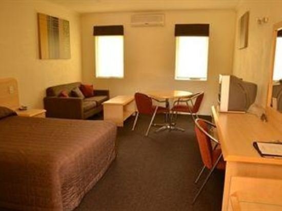 red bridge motor inn