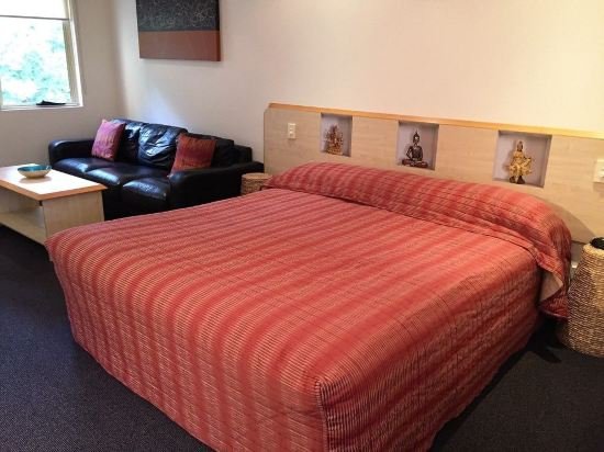 red bridge motor inn