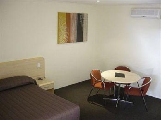 red bridge motor inn