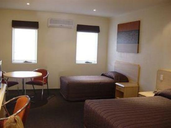 red bridge motor inn