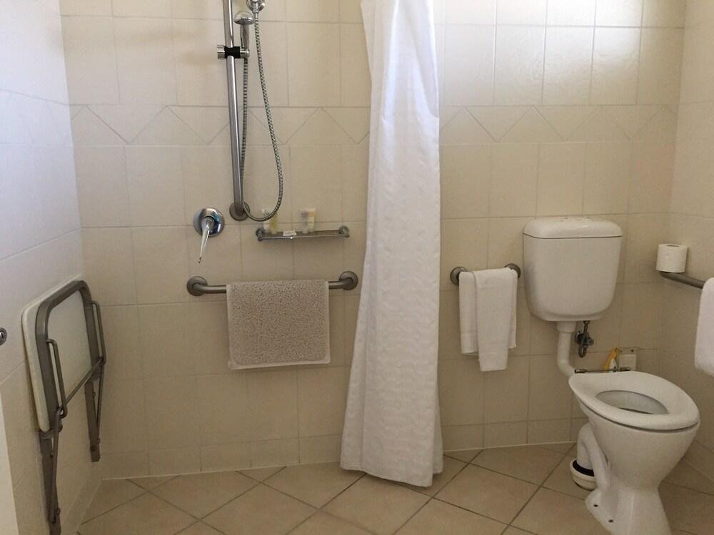 red bridge motor inn