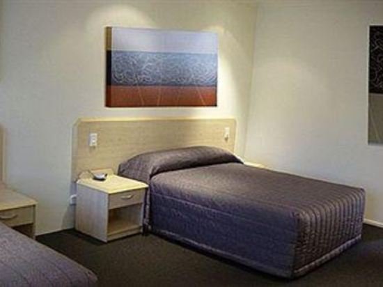 red bridge motor inn