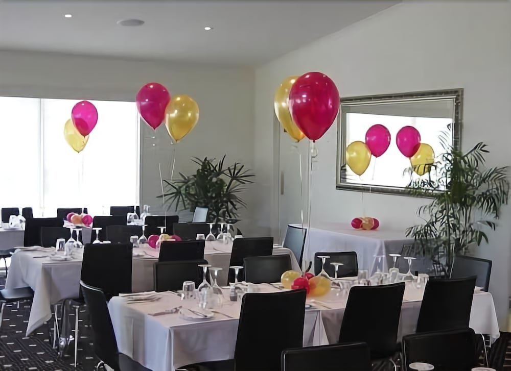 red bridge motor inn