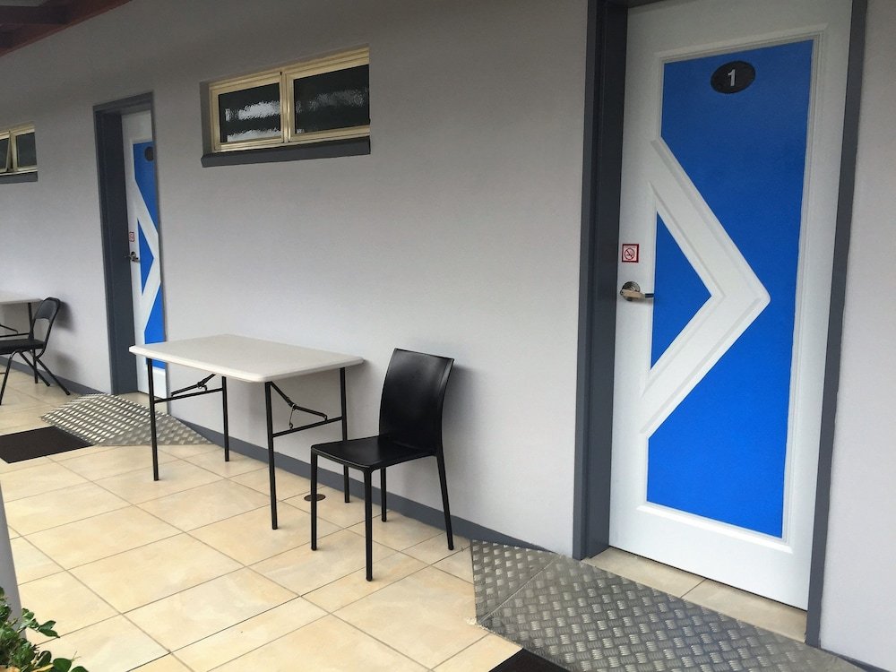 red bridge motor inn