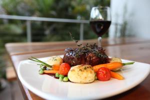 red bridge motor inn