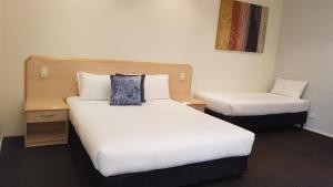 red bridge motor inn