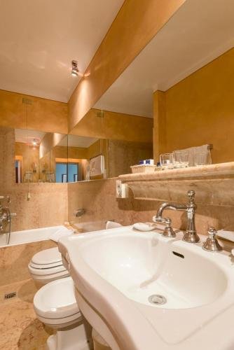 Locanda San Vigilio,Isola Del Garda>>Garda,3 star
