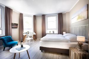 Hotel Liegeplatz 13 Kiel By Premiere Classe,Kiel>>Hamburg,3 star