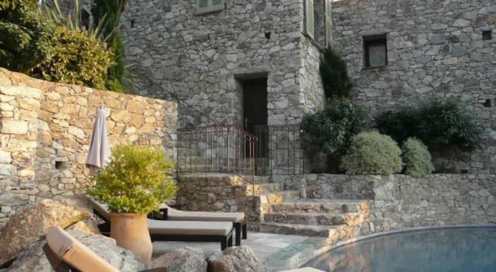 hotel case latine