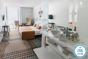 macarico beach hotel