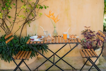 mango house