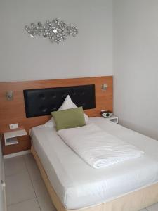 Hotel Drei Kronen,North Rhine-Westphalia>>Dortmund,3 star