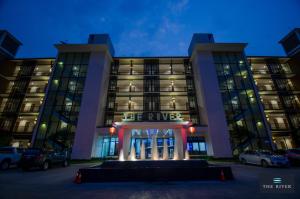 the river hotel
