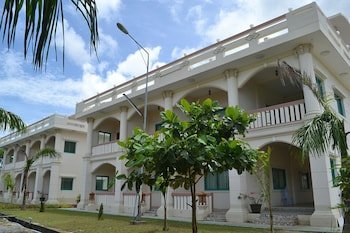 excel river view hotel