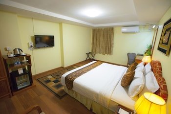 grand palace hotel