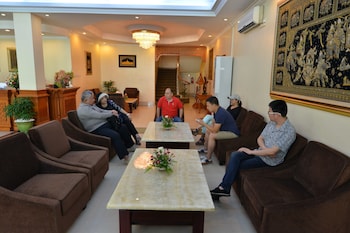 grand palace hotel
