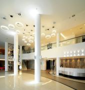 kings green hotel