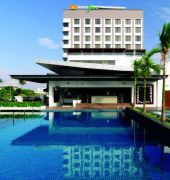 kings green hotel
