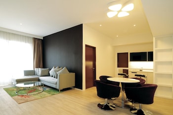 kings green hotel