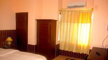 Hotel Half Moon,Pokhara>>Gandaki,3 star
